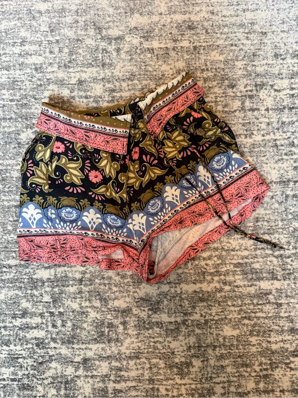Agua Bendita Floral Border Print Women's Shorts - Pink & Black